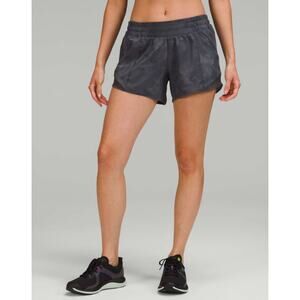 Lululemon Hotty Hot Low-Rise Lined Short 4" size 2‎